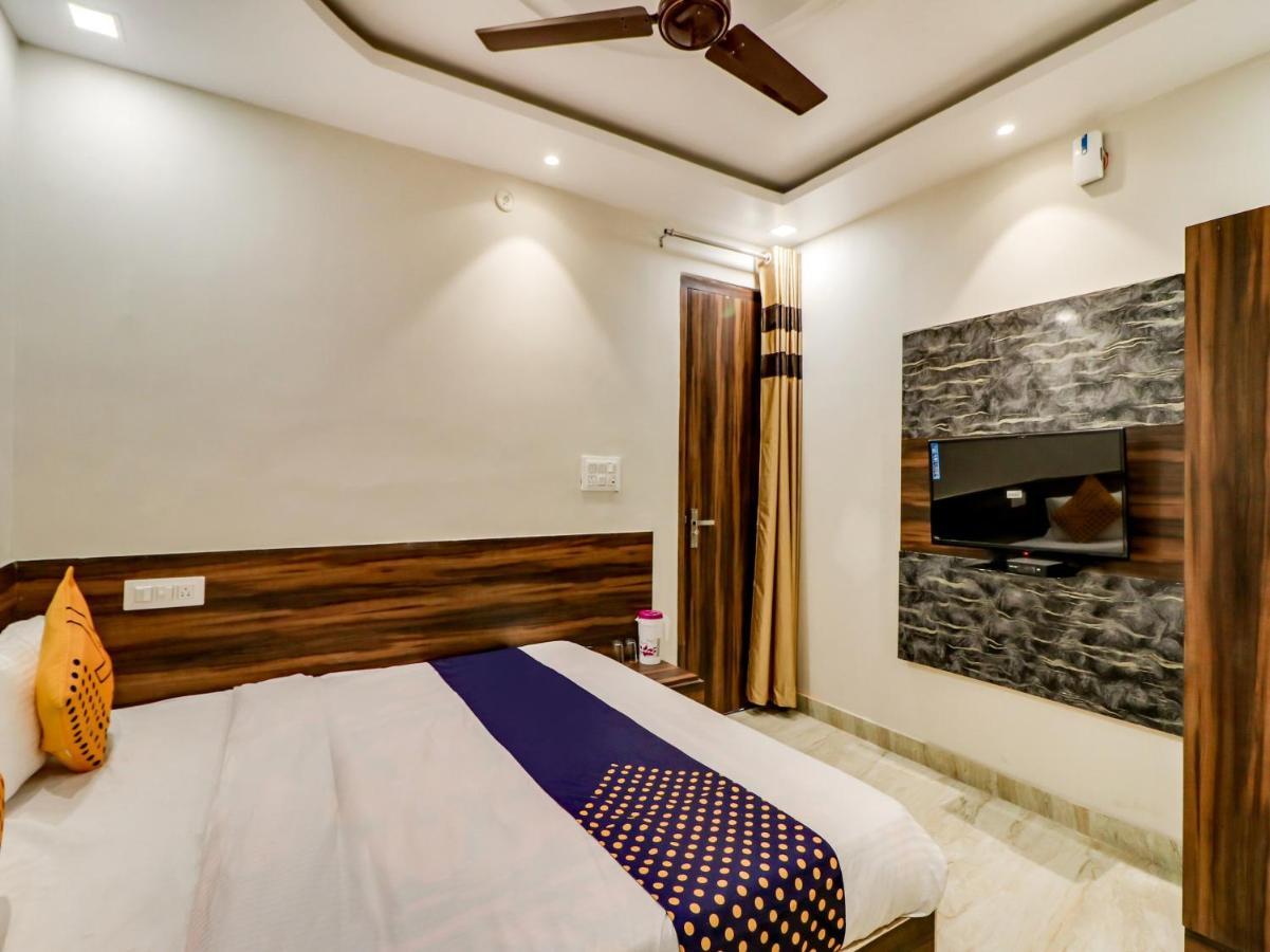 Spot On 69549 Hotel Shri Ram Kashi Muthiganj Exterior foto