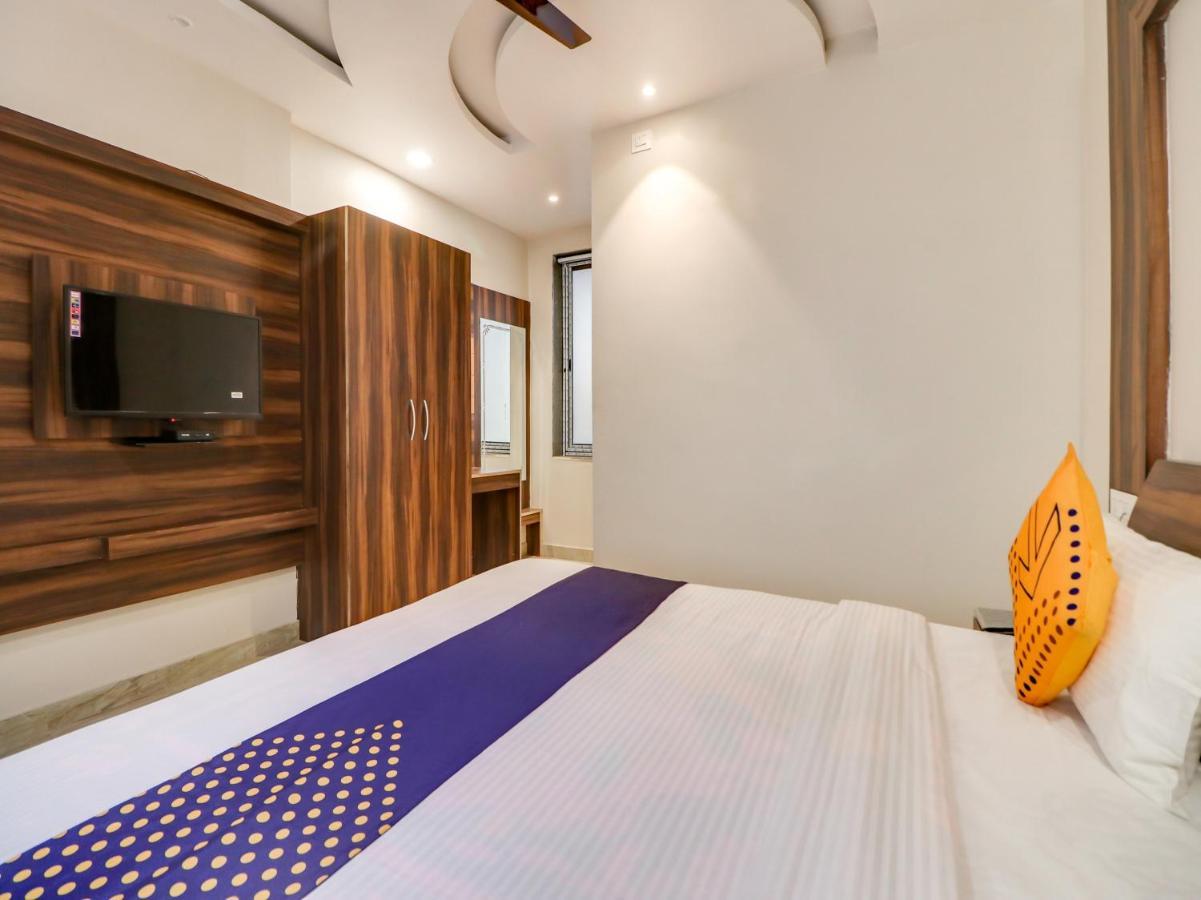 Spot On 69549 Hotel Shri Ram Kashi Muthiganj Exterior foto